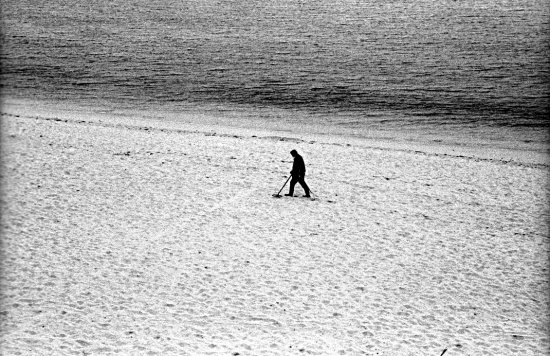 Metal detector, St. Ives (UK)