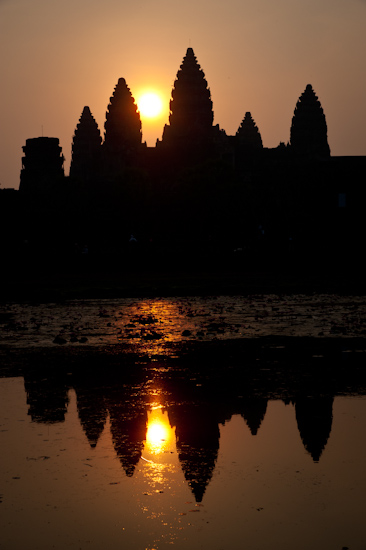  	Sunrise at Angkor Wat (Cambodia)