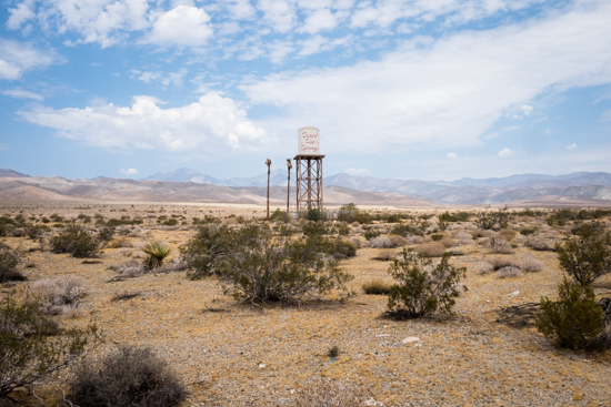 Desert and water, Palm Springs (USA)