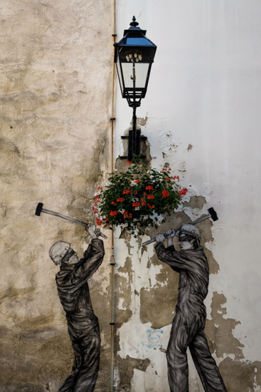 Graffiti Flower Pot Piñata, Zagreb (Croatia)